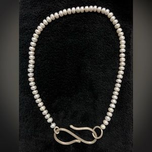 Modern freshwater pearl necklace
